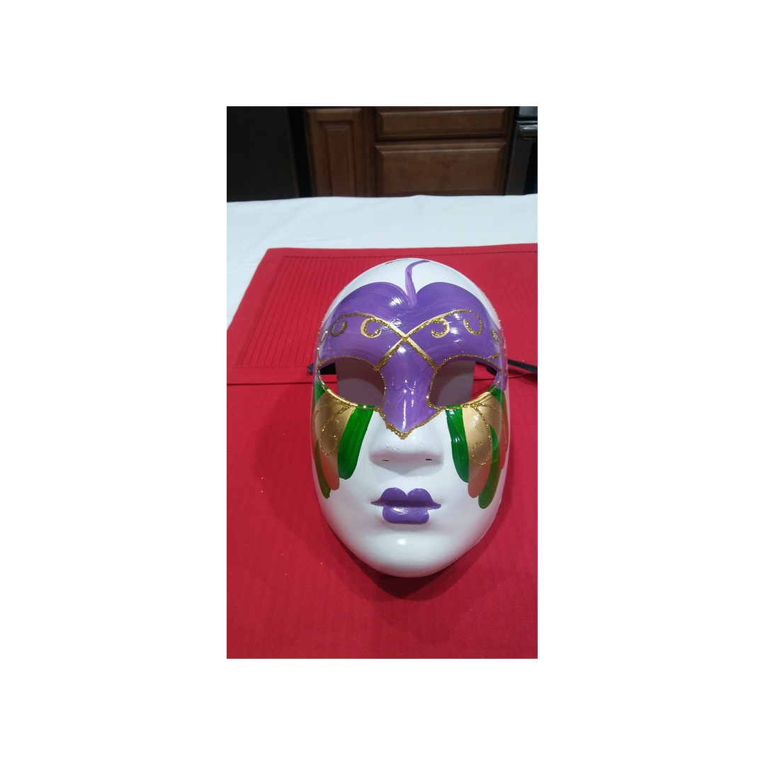PAINTED PLASTIC  MASK - PURPLE LIPS